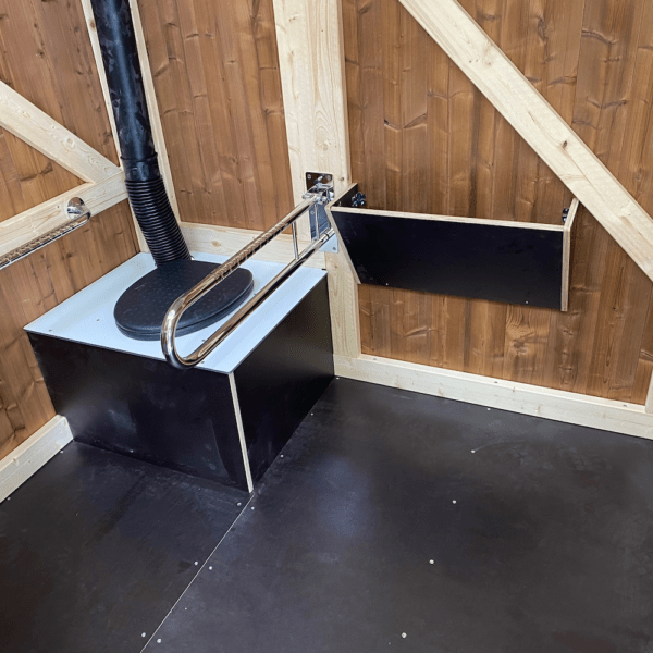 Barrierearmes Toilettenhäuschen Platzda Innenraum Komposttoilette